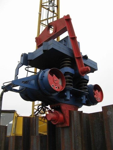 вибропогружатель В-11.44